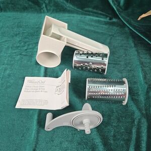 Pampered Chef Deluxe Cheese Grater #1275 with Box